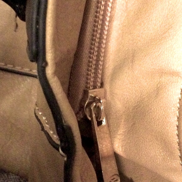 NEUTRAL TAN & CHOCOLATE BROWN VEGAN LEATHER TOTE /LAPTOP BAG - Picture 8 of 9